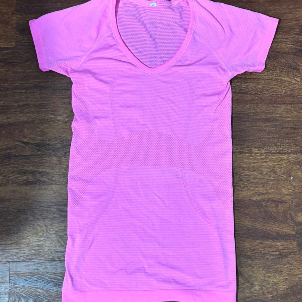 lululemon athletica Vivid Pink Short Sleeve Tee